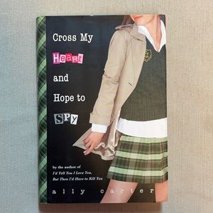 🌈2/$8  Cross My Heart and Hope to Spy #2 in Gallagher Girls Series